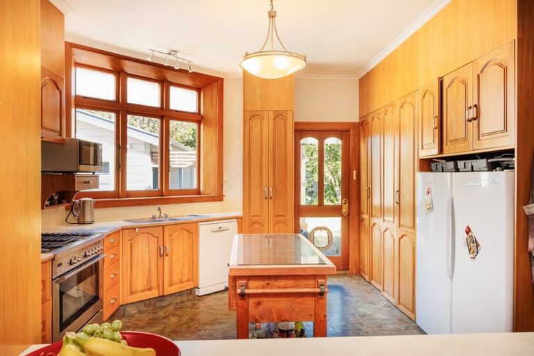 Photo of property in 15 Miro Street, Takaro, Palmerston North, 4410