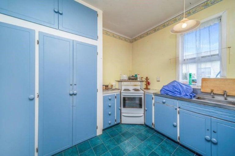 Photo of property in 21 Disraeli Street, Hawera, 4610