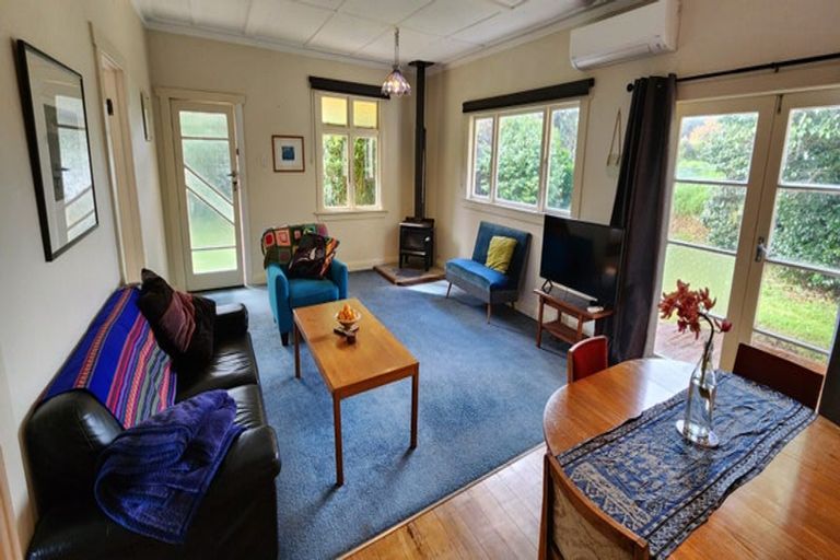 Photo of property in 66 Oxford Road, Okato, 4335