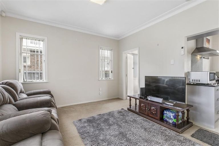 Photo of property in 102 Wallace Road, Papatoetoe, Auckland, 2025