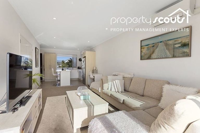 Photo of property in 6 Shelduck Way, Hobsonville, Auckland, 0616