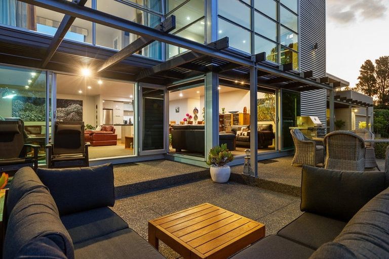 Photo of property in 84b Carrington Street, Lower Vogeltown, New Plymouth, 4310