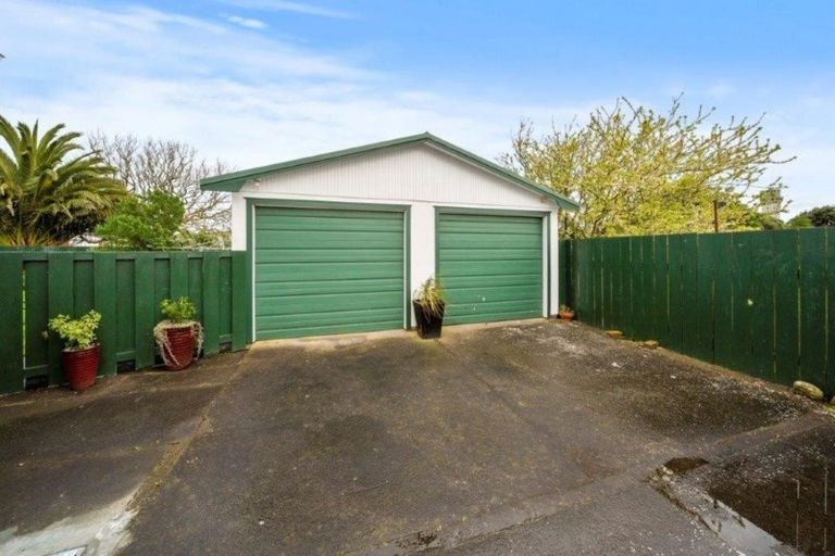 Photo of property in 13 Collins Street, Hawera, 4610