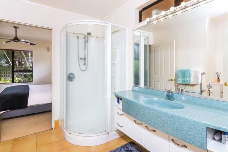 Photo of property in 2/9 Titoki Avenue, Waipahihi, Taupo, 3330