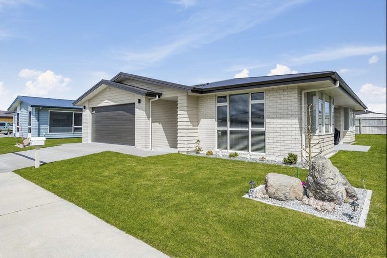 Photo of property in 33 Noumea Drive, Rangatira Park, Taupo, 3330