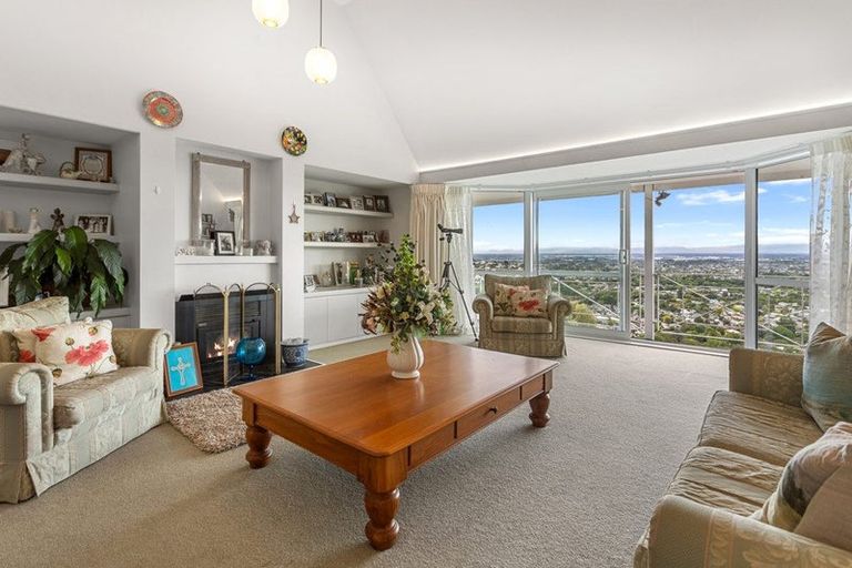 Photo of property in 75 Whaka Terrace, Huntsbury, Christchurch, 8022