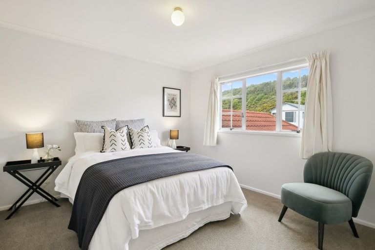 Photo of property in 116 Woodman Drive, Tawa, Wellington, 5028