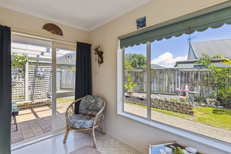 Photo of property in 4 Monterosso Place, Paraparaumu Beach, Paraparaumu, 5032