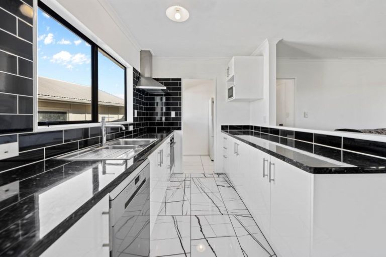 Photo of property in 26 Kiddle Drive, Hilltop, Taupo, 3330