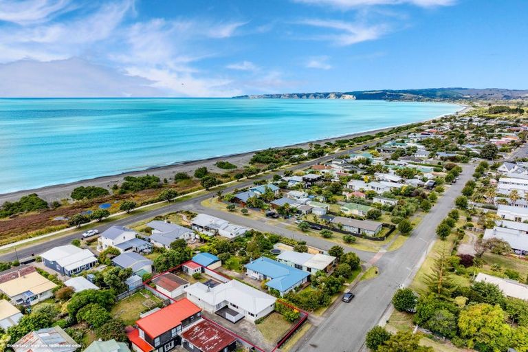 Photo of property in 19 Shrimpton Road, Haumoana, 4102