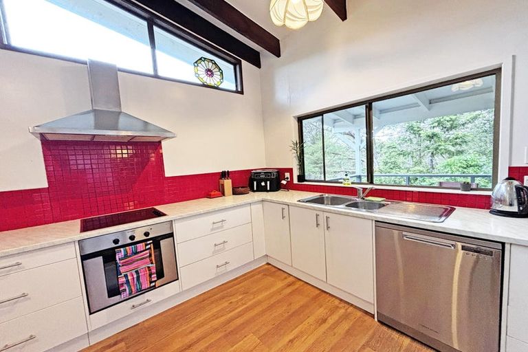 Photo of property in 20 Langstone Place, Chatswood, Auckland, 0626