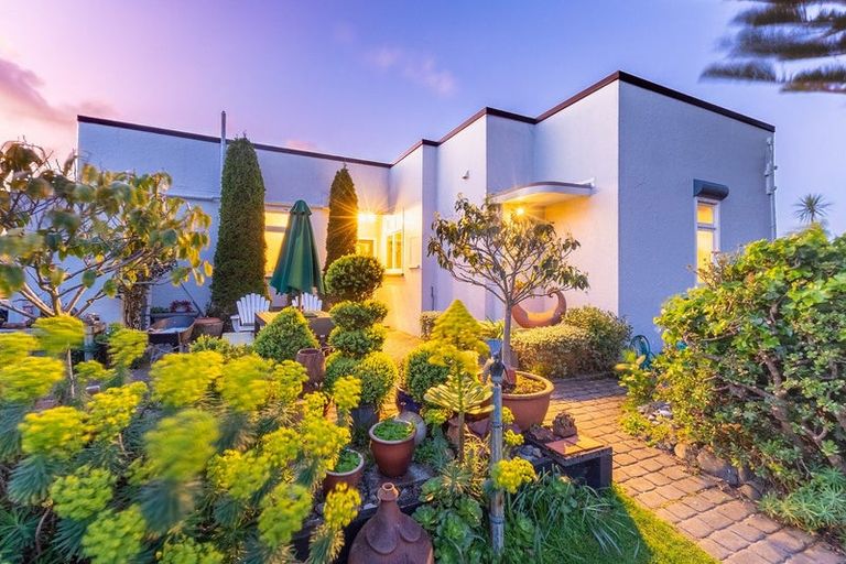 Photo of property in 48 Manly Street, Paraparaumu Beach, Paraparaumu, 5032