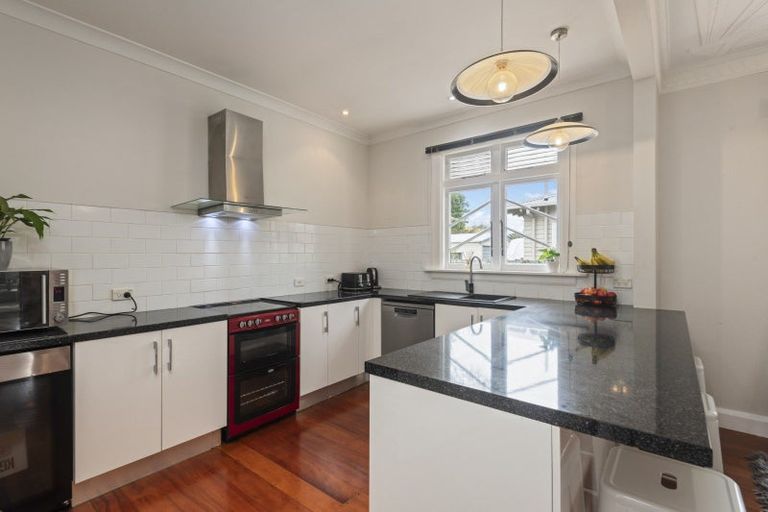Photo of property in 26 Thomson Street, West End, Palmerston North, 4412