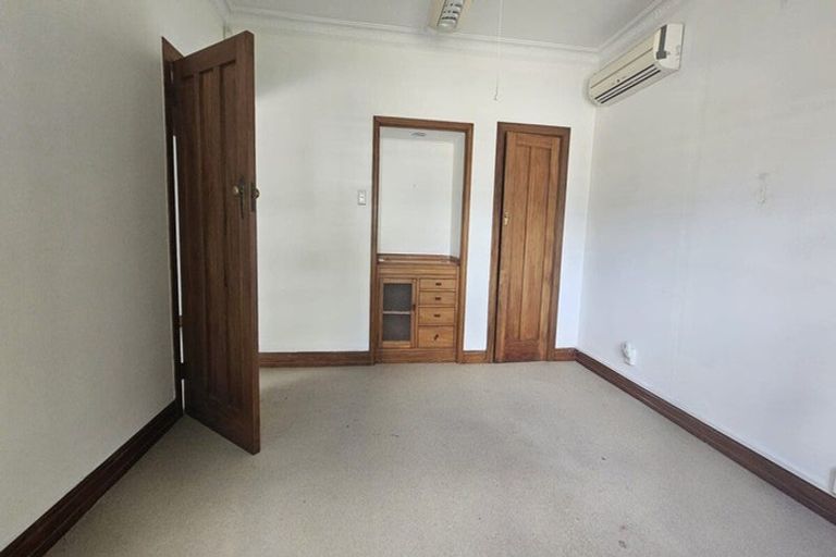 Photo of property in 810 Heretaunga Street East, Parkvale, Hastings, 4122