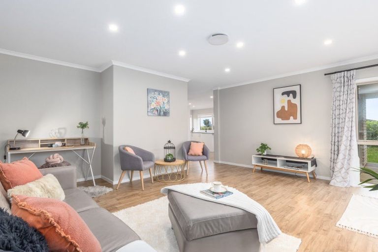 Photo of property in 122 Endeavour Drive, Whitby, Porirua, 5024