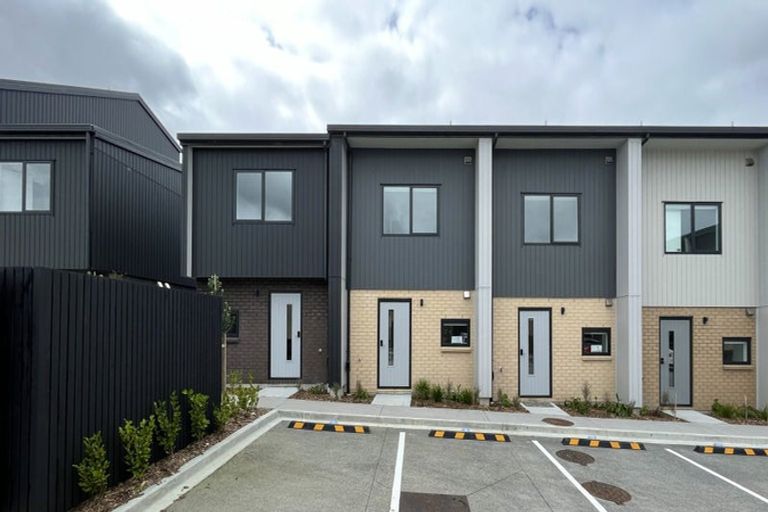 Photo of property in 15 Jabuka Street, Glen Eden, Auckland, 0602