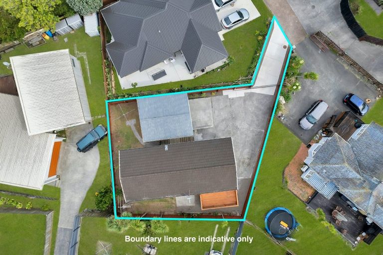 Photo of property in 2/81 Harmel Road, Glendene, Auckland, 0602