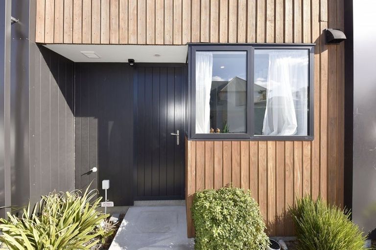 Photo of property in 2/111 Edgeware Road, St Albans, Christchurch, 8014