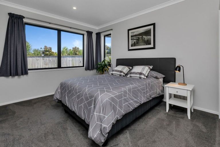 Photo of property in 18 Mariners Haven, One Tree Point, 0118