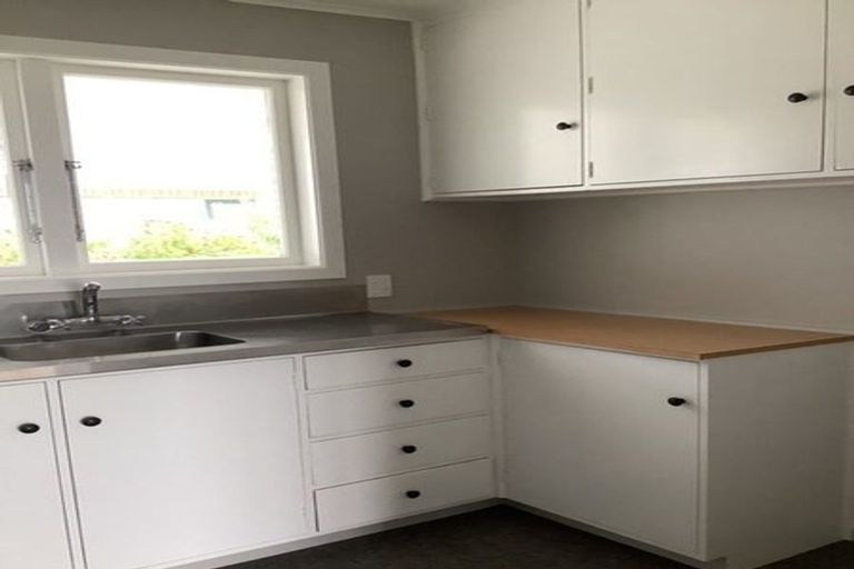 Photo of property in 9/10 Trevethick Grove, Woburn, Lower Hutt, 5010