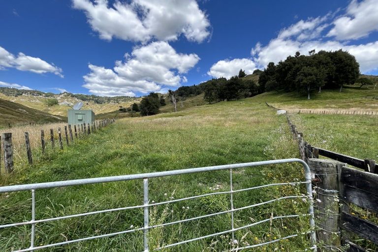 Photo of property in 10 Vera Road, Te Atatu South, Auckland, 0610