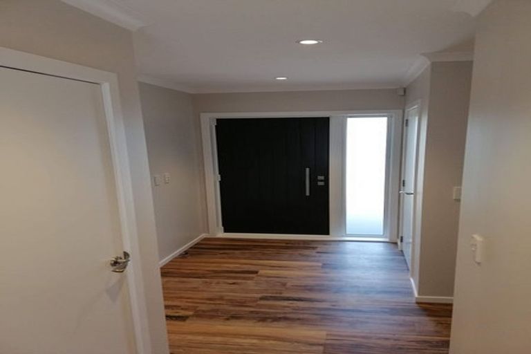 Photo of property in 375 Main Road, Tawa, Wellington, 5028