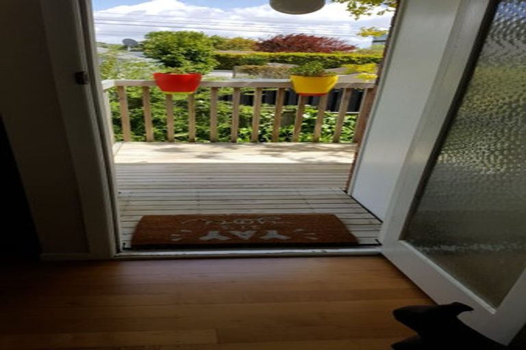 Photo of property in 1/288 Lake Road, Hauraki, Auckland, 0622