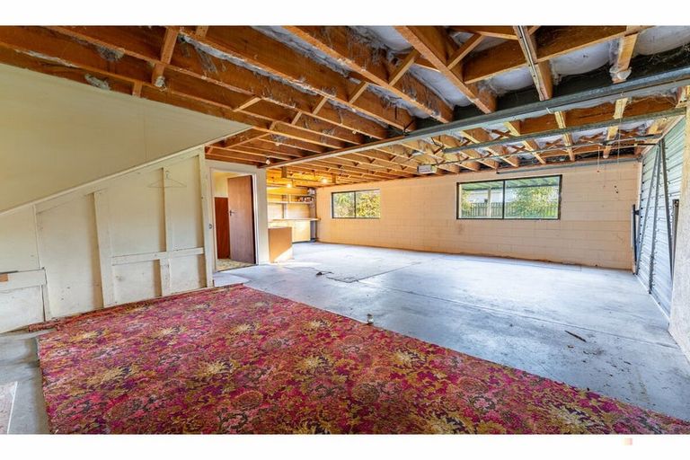 Photo of property in 12 Timaru Road, Waimate, 7924