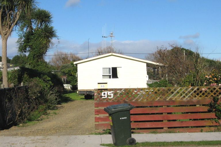 Photo of property in 95 Atkinson Avenue, Otaki Beach, Otaki, 5512
