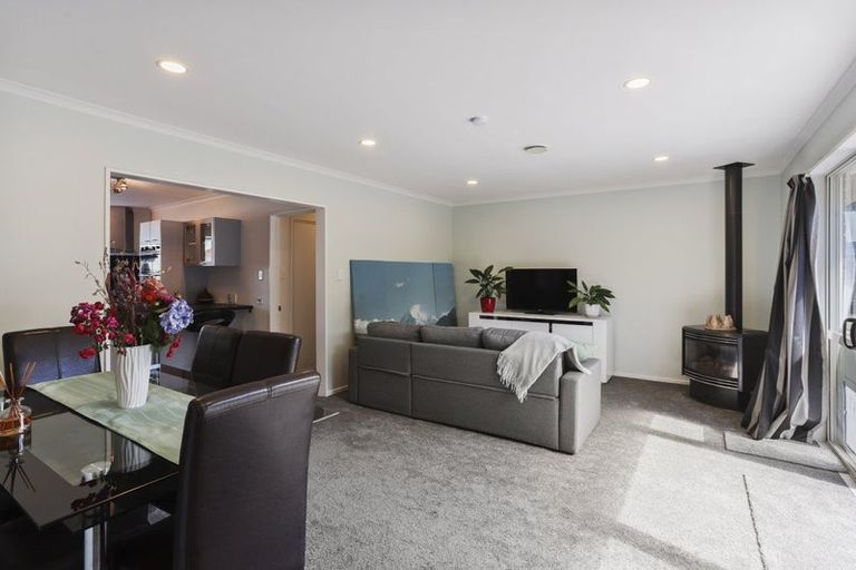Photo of property in 1 Flaxgrove Place, Parklands, Christchurch, 8083