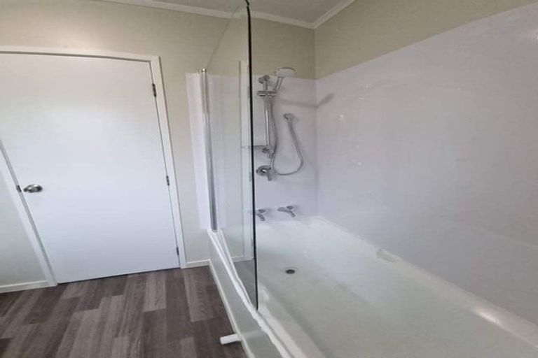 Photo of property in 1/11 Blackgate Place, Weymouth, Auckland, 2103