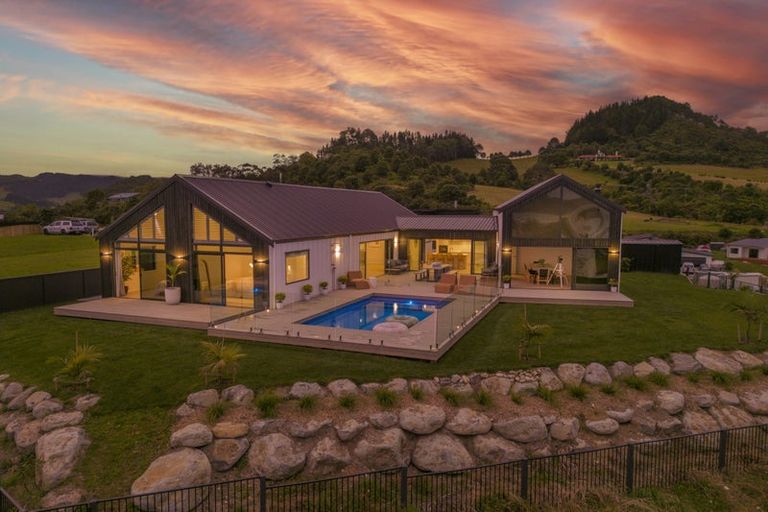 Photo of property in 5 Joyce Harsant Place, Cooks Beach, 3591