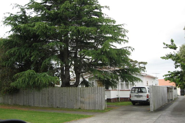 Photo of property in 10a Waiari Road, Conifer Grove, Takanini, 2112