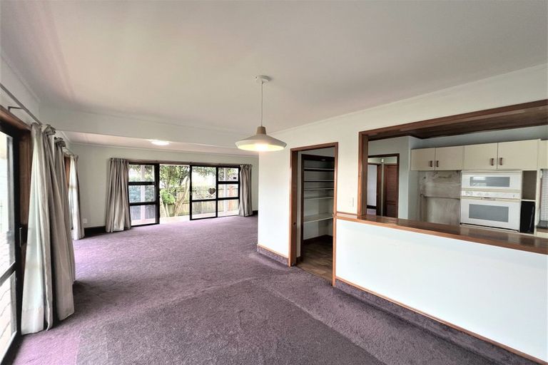 Photo of property in 2/33 West Coast Road, Glen Eden, Auckland, 0602