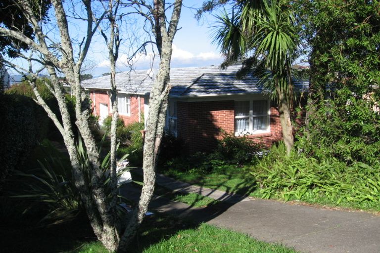 Photo of property in 1/365 East Coast Road, Mairangi Bay, Auckland, 0630