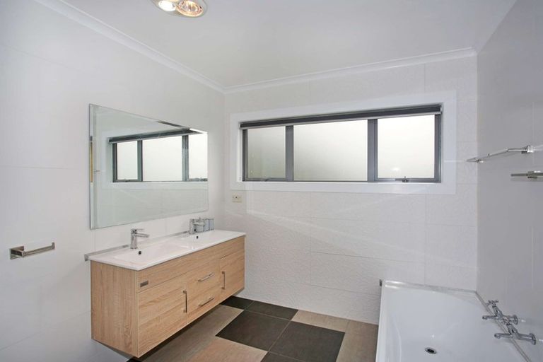Photo of property in 332a Karaka Road, Karaka, Drury, 2578