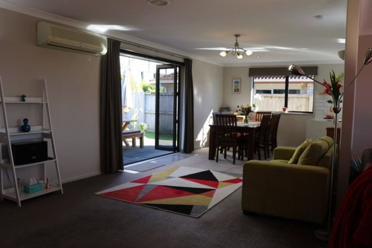 Photo of property in 18 Waipuna Grove, Welcome Bay, Tauranga, 3112