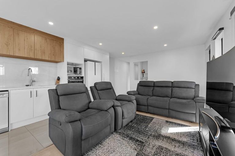 Photo of property in 2 Tidal View Road, Karaka, Papakura, 2113