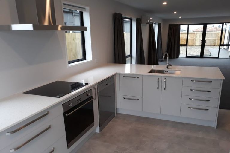 Photo of property in 16 Perendale Street, Belfast, Christchurch, 8051