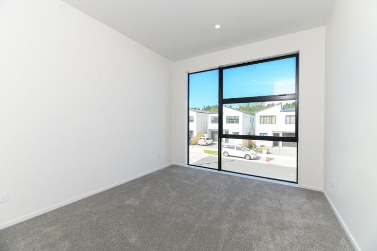 Photo of property in 17 Coast Garden Drive, Hobsonville, Auckland, 0616