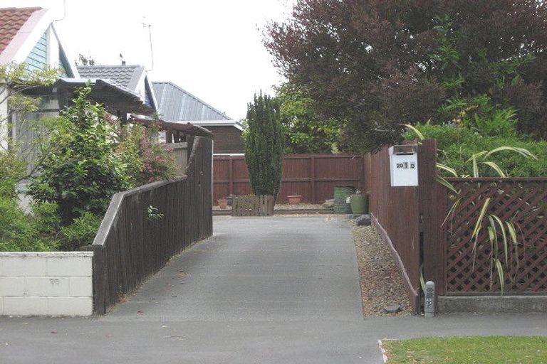 Photo of property in 2/201b Queenspark Drive, Parklands, Christchurch, 8083