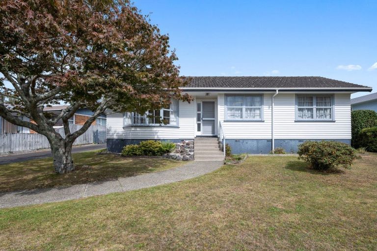 Photo of property in 100 Pandora Avenue, Sunnybrook, Rotorua, 3015