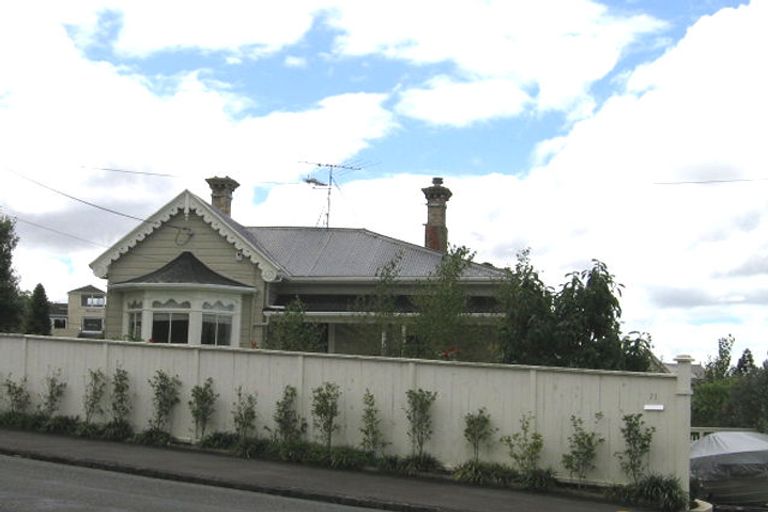 Photo of property in 73 Hinemoa Street, Birkenhead, Auckland, 0626