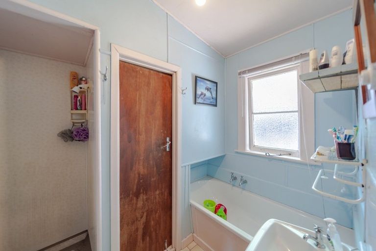 Photo of property in 23 Dee Street, Otane, 4202