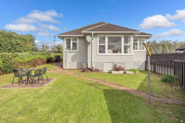 Photo of property in 4 Exmouth Road, Northcote, Auckland, 0627