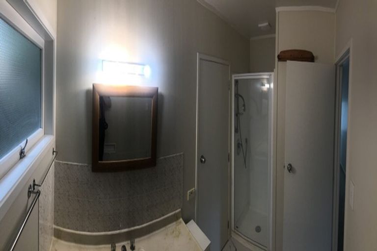 Photo of property in 1 Cashmere Place, Glenfield, Auckland, 0629