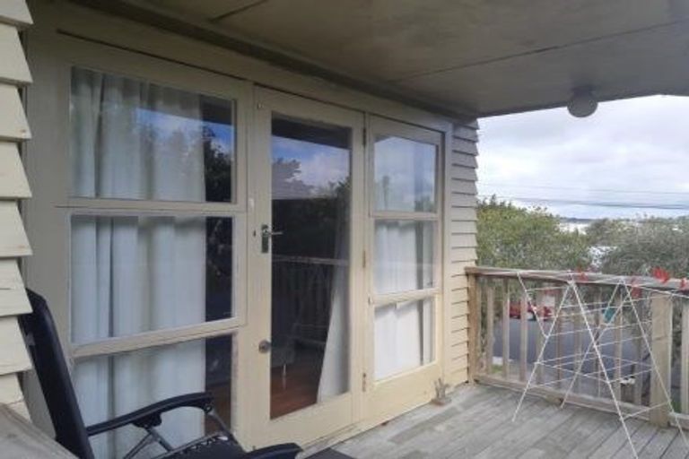 Photo of property in 1/31 Raines Avenue, Forrest Hill, Auckland, 0620