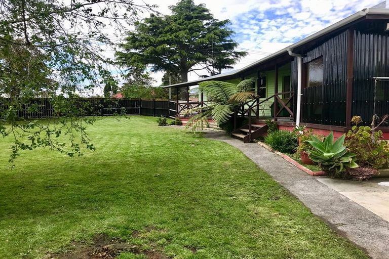 Photo of property in 35 Friedlanders Road, Manurewa, Auckland, 2102