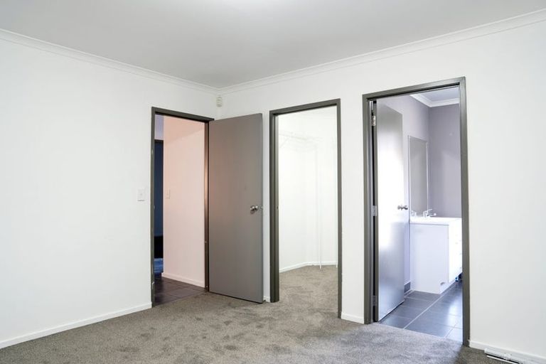 Photo of property in 109 Farnborough Drive, Grandview Heights, Hamilton, 3200