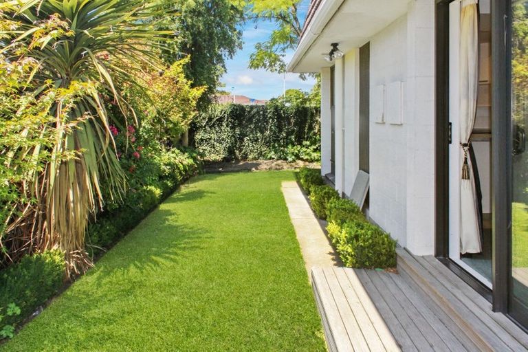 Photo of property in 117 Prestons Road, Redwood, Christchurch, 8051